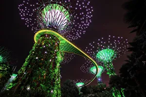Images Dated 7th February 2023: Singapore, Singapore City, Gardens by the Bay, Supertrees, & Marina Bay Sands