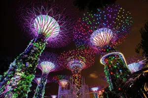 Images Dated 7th February 2023: Singapore, Singapore City, Gardens by the Bay, Supertrees, & Marina Bay Sands