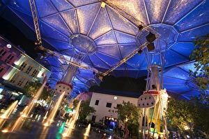Singapore, Singapore, Clarke Quay. Colourful nightlife at the bar and restaurant district of Clarke Quay
