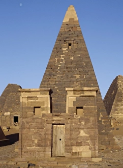 Sahara Desert Gallery: Situated a short distance east of the Nile