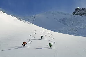 Images Dated 3rd November 2014: Ski descent from Schwarztor, Breithorn, Zermatt, Valais, Switzerland