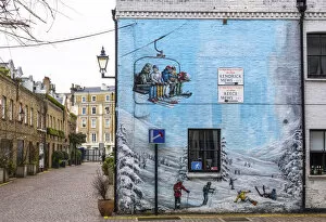 Images Dated 14th July 2021: Ski wall mural in Kendrick Place, South Kensington, London, England