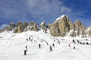 Activities Gallery: Skiing, Wolkenstein, Santa Caterina, Groedner Joch, Sella Ronda, South Tyrol, Italy