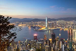 Images Dated 8th June 2018: Skyline of Hong Kong Island and Kowloon from Victoria Peak at dusk, Hong Kong Island