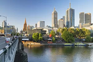 Images Dated 22nd March 2016: Skyline along Yarra River, Melbourne, Victoria, Australia