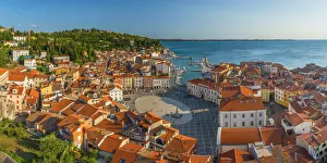 Slovenia, Primorska, Piran, Old Town, Tartinijev trg (Tartini Square)
