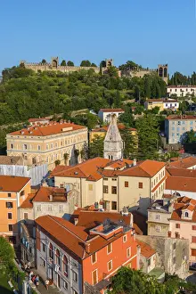 Slovenia, Primorska, Piran, Old Town with Old Town Walls above