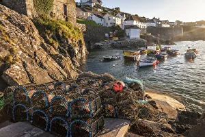 Fishing Boats Gallery: The small harbor at Coverack, Lizard Peninsula, Cornwall, England