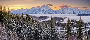Wyoming Prints: Snake River Overlook with the setting Sun in Winter