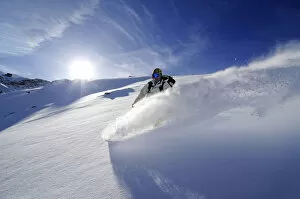 Activities Gallery: Snowboarder, Diavolezza, Sankt Moritz, Grisons, Switzerland (MR)