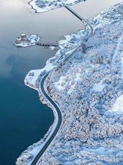 Scenic View Prints: Snowy morning at Eilean Donan Castle on Loch Duich
