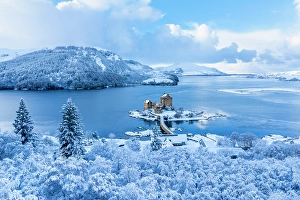 Highland Region Prints: Snowy morning at Eilean Donan Castle on Loch Duich