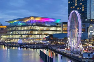 Images Dated 16th December 2017: Sofitel Hotel and International Convention Centre at dusk, Darling Harbour, Sydney