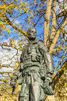 Windsor Prints: Soldiers Statue (bronze statue honoring irish soldiers), Windsor, Berkshire