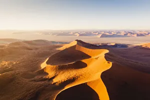 Images Dated 6th May 2018: Sossusvlei, Namib-Naukluft National Park, Namibia, Africa
