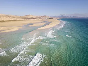 Images Dated 26th February 2020: Sotavento beach from above, Fuerteventura, Canary Islands. High Tide view