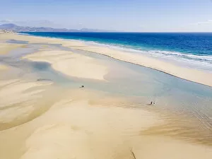 Images Dated 26th February 2020: Sotavento beach from above, Fuerteventura, Canary Islands. High Tide view