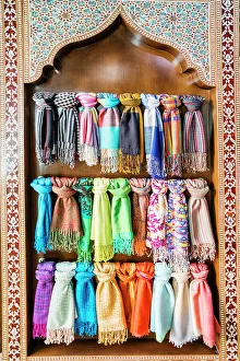 Shopping Prints: Souk Madinat Jumeirah Dubai, United Arab Emirates
