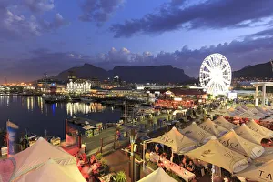 Images Dated 6th July 2016: South Africa, Western Cape, Cape Town, V&A Waterfront, Victoria Wharf