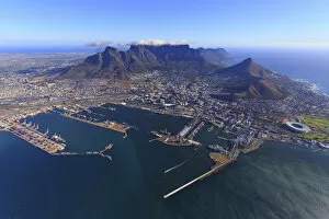 Images Dated 6th July 2016: South Africa, Western Cape, Cape Town, Aerial View of Cape Town and Table Mountain