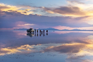 South America, Andes, Altiplano, Bolivia, Salar de Uyuni at sunset