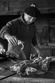 South America, Argentina, Patagonia, Santa Cruz, Puerta Bandera, Gaucho cooking meat