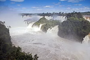 Images Dated 28th November 2012: South America, Brazil, Parana, the Garganta do Diabo (Devils Throat) at the Iguazu