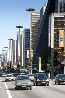 Images Dated 4th December 2012: South America, Brazil, Sao Paulo, traffic and pedestrians on Avenida Paulista with