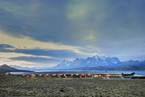 Images Dated 21st February 2017: South America, Chile, Patagonia, Magallanes y la Antartica Chilena, Torres Del Paine