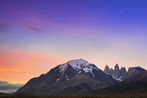 Images Dated 21st February 2017: South America, Chile, Patagonia, Magallanes y la Antartica Chilena, Torres Del Paine