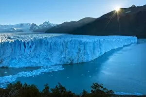 Images Dated 31st March 2017: South America, Patagonia, Argentina, Los Glaciares National Park, Perito Moreno glacier