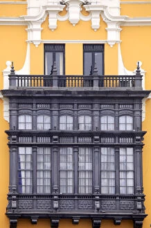 Frame Gallery: South America, Peru, Lima, wooden balcony window on Lima Municipal Palace (Palacio
