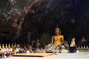 Images Dated 14th June 2013: South East Asia, Thailand, Phetchaburi Province, Phetchaburi, Khao Luang Cave Temple
