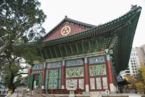 Images Dated 7th January 2011: South Korea, Seoul, Jogyesa Temple, Daeungjeon or Hall of the Great Hero with Panels