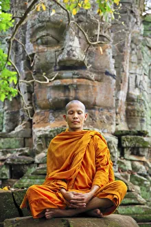 Images Dated 15th May 2018: Southeast Asia, Cambodia, Siem Reap, Angkor temples, Buddhist monk in saffron robes