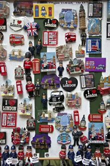 Images Dated 23rd December 2009: Souvenirs, London, England