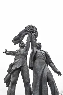Kyiv Prints: Soviet Monument dedicated to Russian-Ukrainian friendship under the People