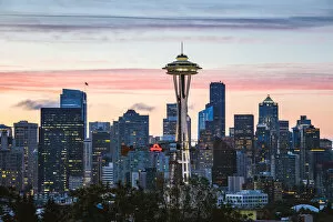Images Dated 16th January 2018: The Space Needle and skyline at dawn, Seattle, Washington, USA