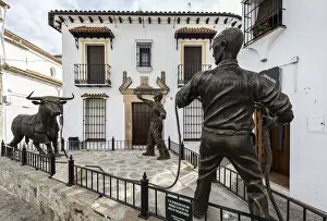 Images Dated 6th April 2022: Spain, Anadalusia, Cadiz, Grazalema, Bull sculpture in Calle las Piedras