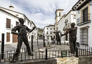 Images Dated 6th April 2022: Spain, Anadalusia, Cadiz, Grazalema, Bull sculpture in Calle las Piedras