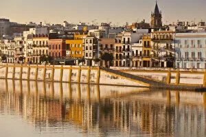 Images Dated 27th March 2012: Spain, Andalucia Region, Seville Province, Seville, Waterfront view along the Rio