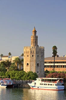 Images Dated 6th July 2012: Spain, Andalucia, Sevilla, Torre del Oro and Rio Guadelquivir