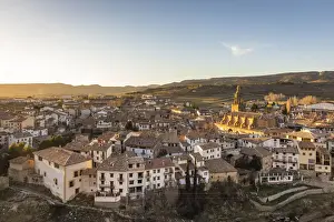 Spain, Aragon, Rubielos de Mora, View of Rubielos de Mora at sunset