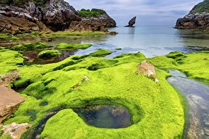 Images Dated 31st May 2023: Spain, Asturias, Playa de Buelna, beach near Buelna village
