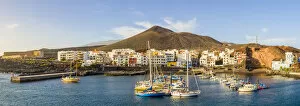 Images Dated 25th September 2019: Spain, Canary Islands, El Hierro Island, La Restinga, town view from the port