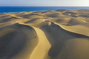 Desert Landscape Collection: Spain, Canary Islands, Gran Canaria, Maspalomas Sand Dunes