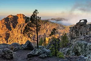 Images Dated 8th August 2022: Spain, Canary Islands, Gran Canaria, Ventana del Nublo