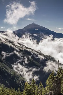 Images Dated 25th September 2019: Spain, Canary Islands, Tenerife Island, El Teide Mountain, mountain landscape with fog