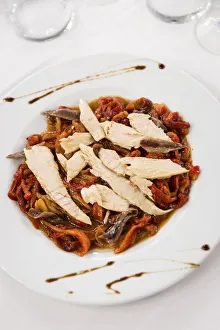 Spain, Castile and Leon, Burgos, Aranda del Duero, Tuna salad with peppers and anchovies