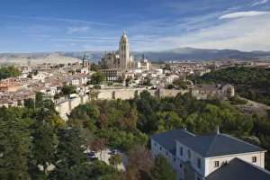 Spain, Castilla y Leon Region, Segovia Province, Segovia, elevated town view with